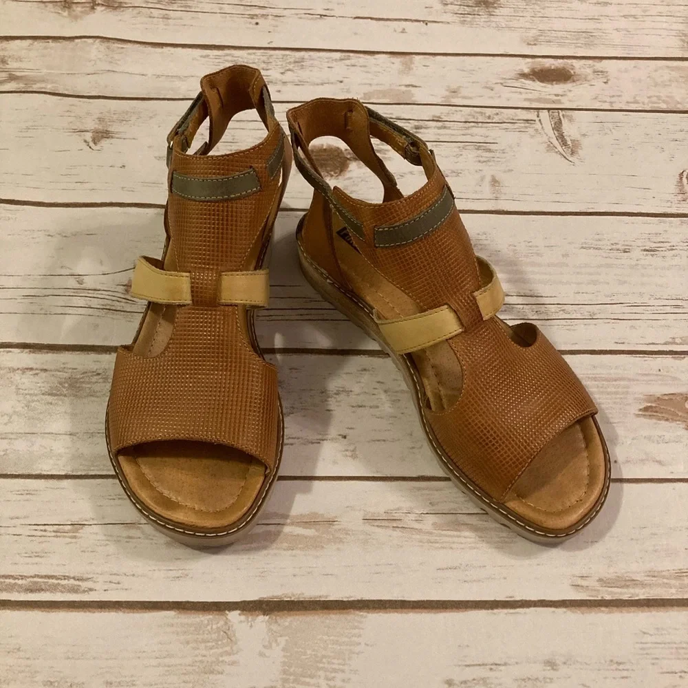 PIKOLINOS Alcudia Cut Out Leather Sandals Size 9